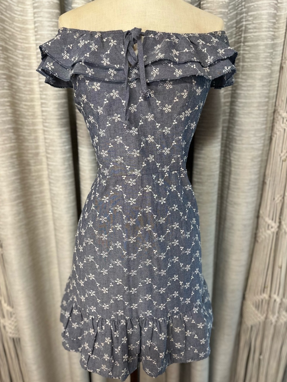 C&V Chelsea & Violet Chambray Embroidered Off Shoulder Mini Dress XL